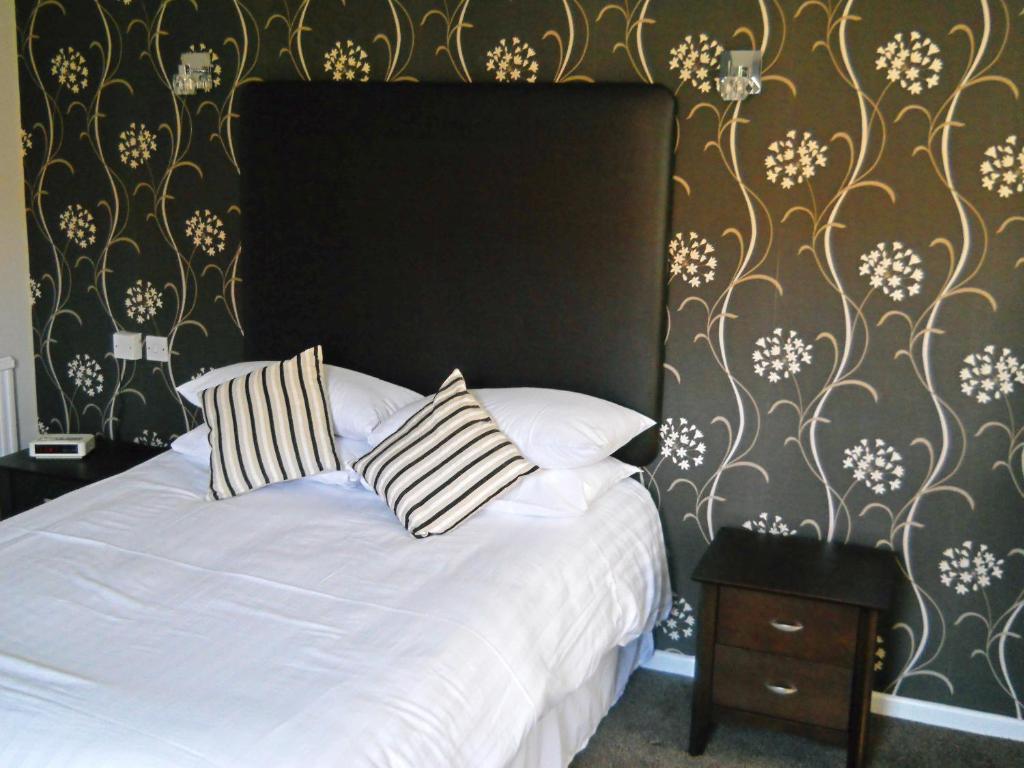 The Oakland Hotel Woodham Ferrers Room photo