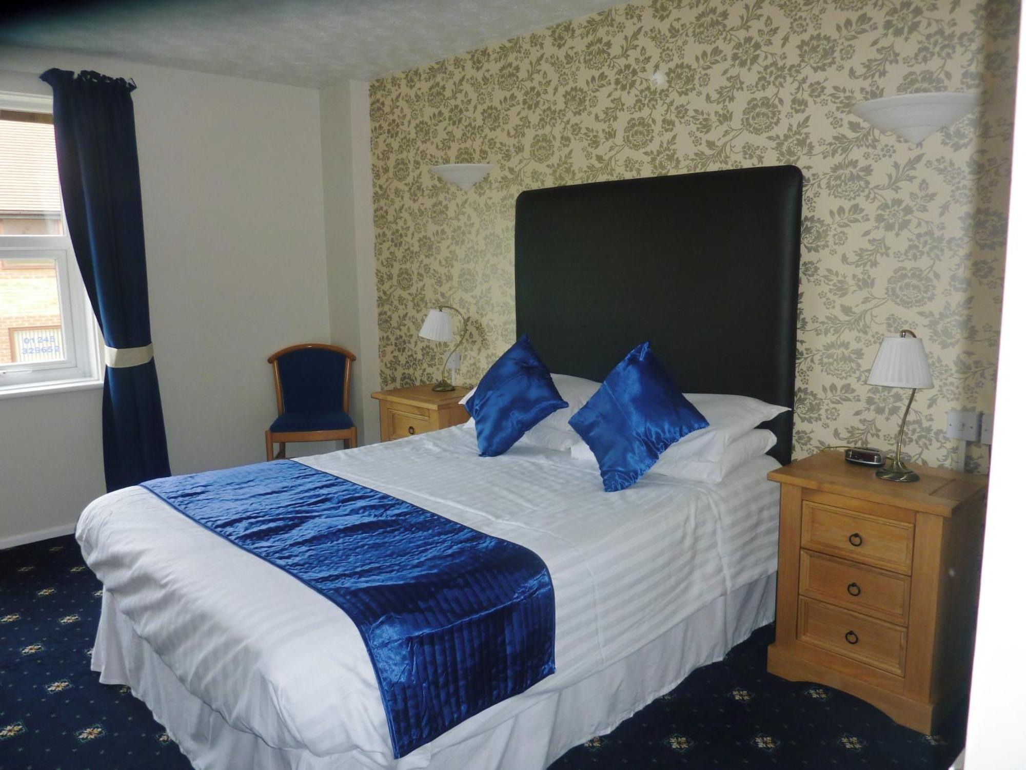 The Oakland Hotel Woodham Ferrers Exterior photo